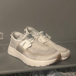 Hey dude men’s gym shoes size 10